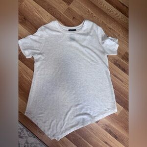 Chelsea & Theodore White Short Sleeve Asymmetrical Tunic Top Women’s Large